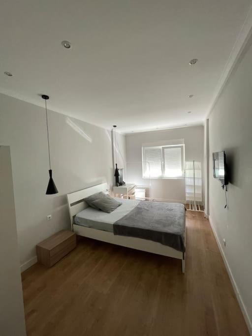Quarto De Casal Close To Lisbon Flat Equipado Almada Dış mekan fotoğraf