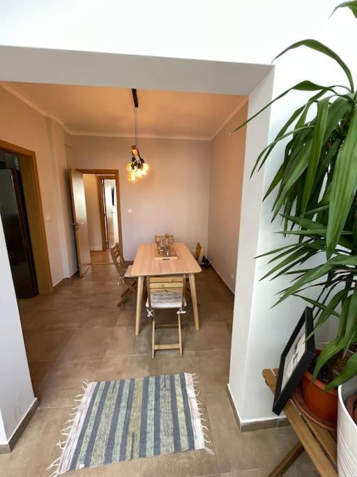 Quarto De Casal Close To Lisbon Flat Equipado Almada Dış mekan fotoğraf