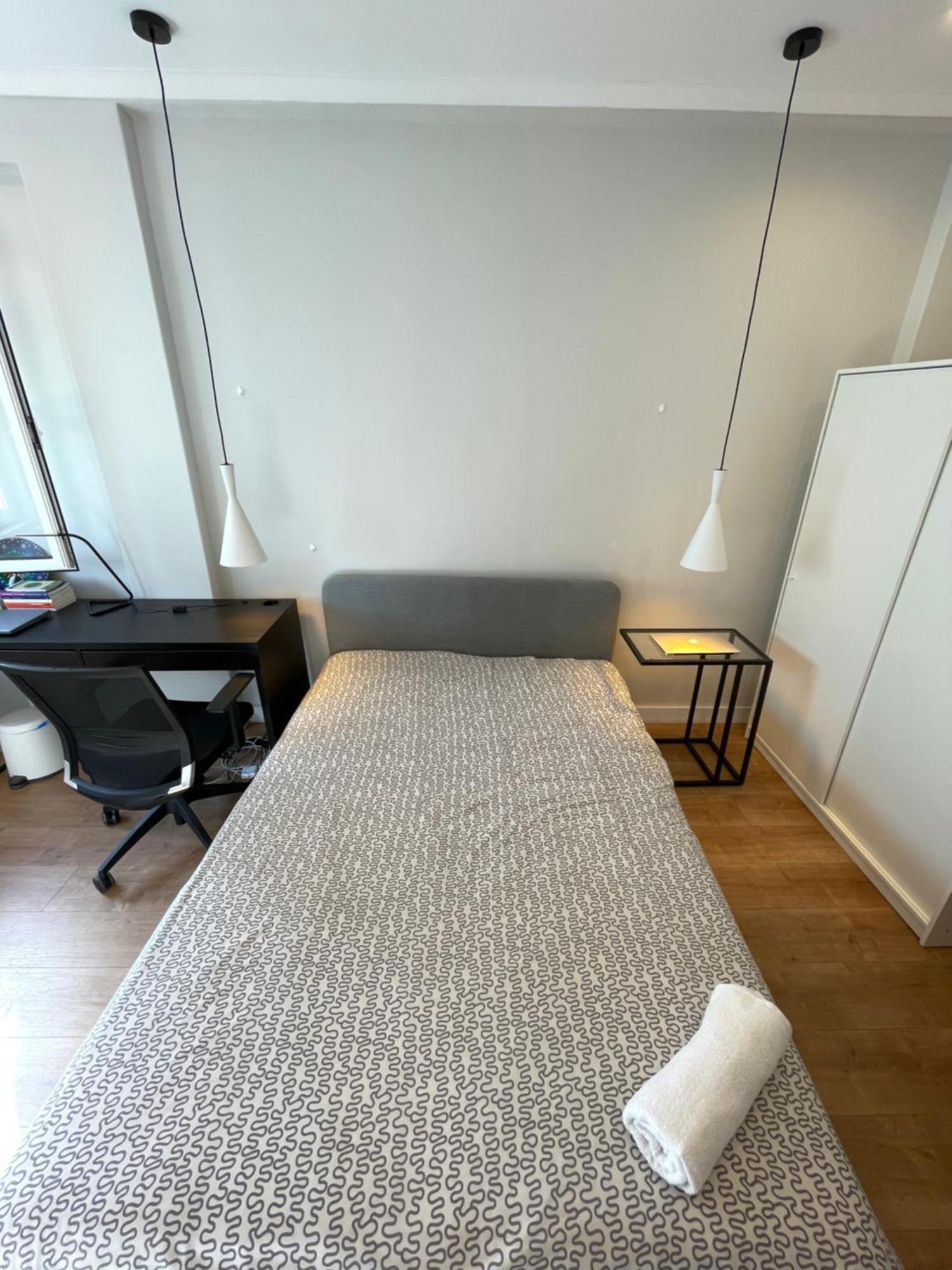Quarto De Casal Close To Lisbon Flat Equipado Almada Dış mekan fotoğraf